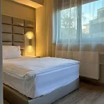Athen Frankfurt Airport 3*