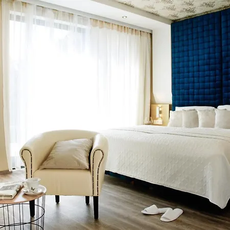 Athen Frankfurt Airport 3*