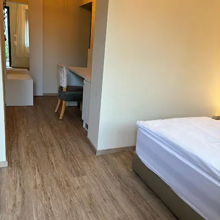 ホテル Athen Frankfurt Airport ケルステルバッハ