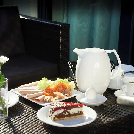Athen Frankfurt Airport 3*