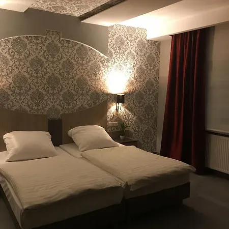 ホテル Athen Frankfurt Airport 3*