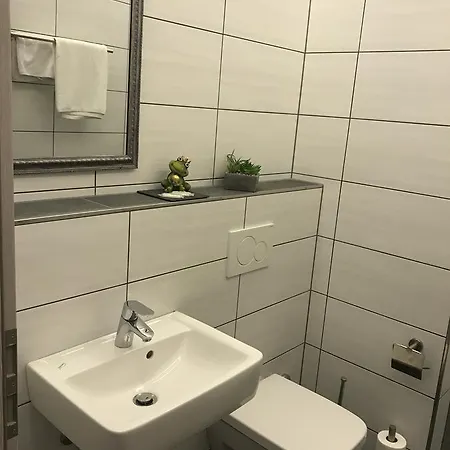 Athen Frankfurt Airport 3*