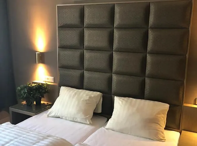 Athen Frankfurt Airport 3*