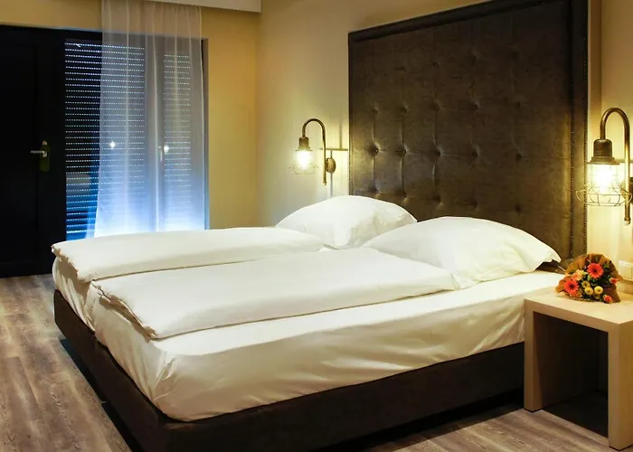 Athen Frankfurt Airport 3*