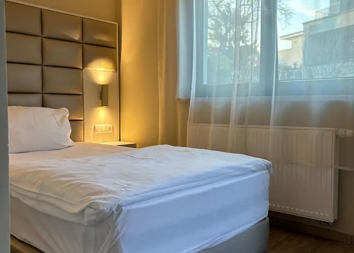 Athen Frankfurt Airport 3*